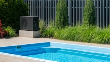 Crea un'ambientazione ideale per la tua piscina