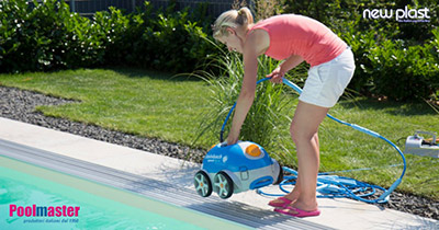 Come mantenere pulita la tua piscina con i robot automatici