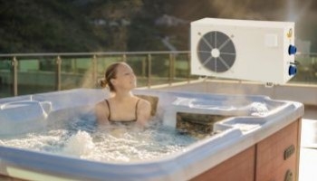 Come riscaldare l'acqua della tua piscina: soluzioni efficienti e convenienti