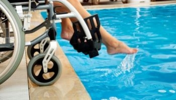 Piscine per disabili: il benessere in acqua a portata di mano