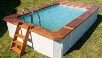 Cloro per piscina: tipi e differenze