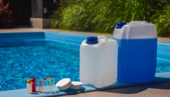 Ozonizzatore per piscina: sanifica l'acqua senza cloro